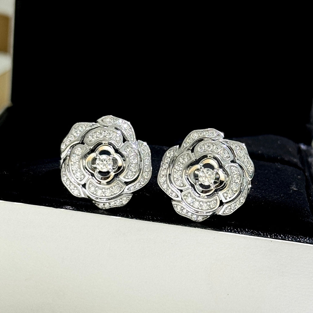 Camellia Jewelry Accessory in Gold-Tone – Camellia Detail – Design 004 detail view