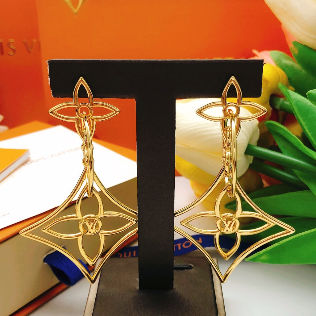 Geometric Emblem Stud Earrings in Gold-Tone – Design 029 close-up detail