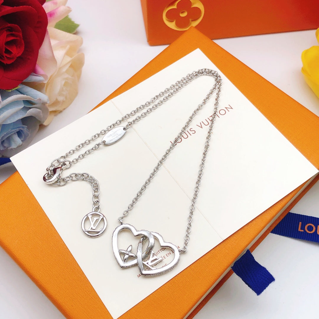 Heart Pendant Necklace in Gold-Tone – Design 005 close-up detail