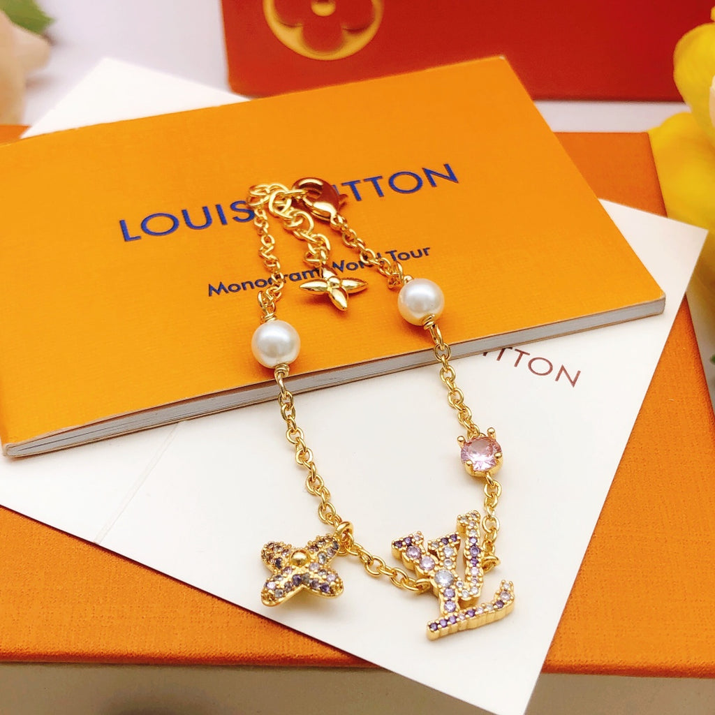 Geometric Emblem Bracelet in Gold-Tone – Design 020 side detail