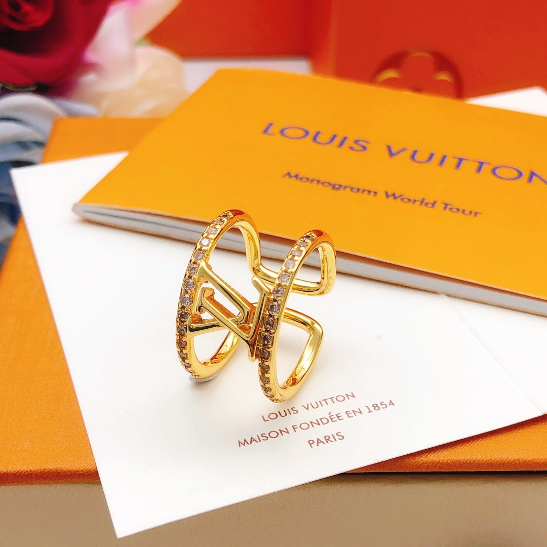 Geometric Emblem Statement Ring in Gold-Tone – Design 015 side detail