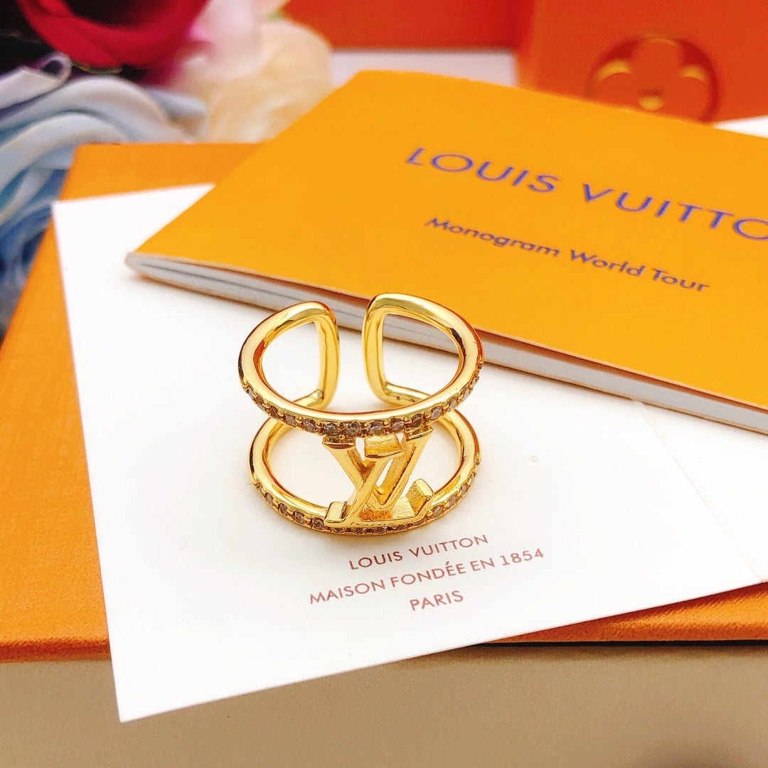 Geometric Emblem Statement Ring in Gold-Tone – Design 015 close-up detail