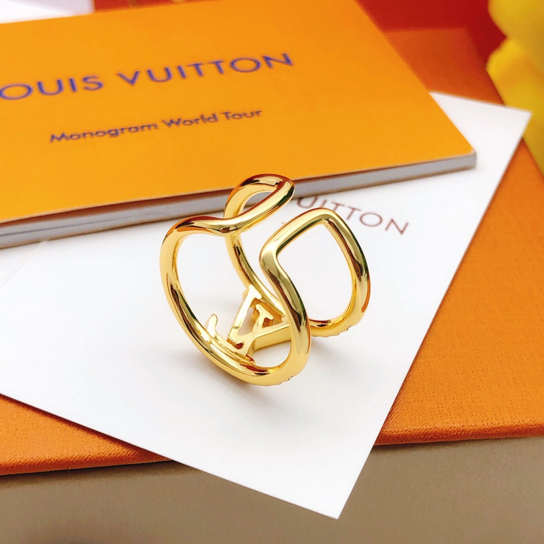 Geometric Emblem Statement Ring in Gold-Tone – Design 015 detail view