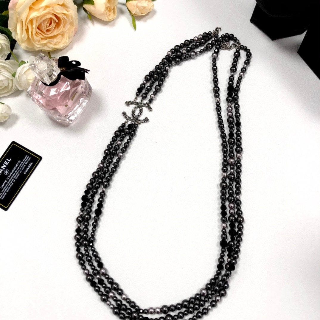 Pearl Pearl-Detail Pendant Necklace – Pearl Detail – Design 060 styled product view
