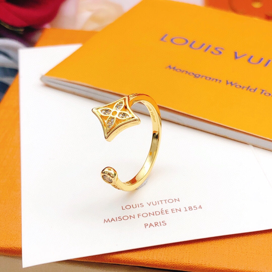 Geometric Emblem Statement Ring in Gold-Tone – Design 009 detail view