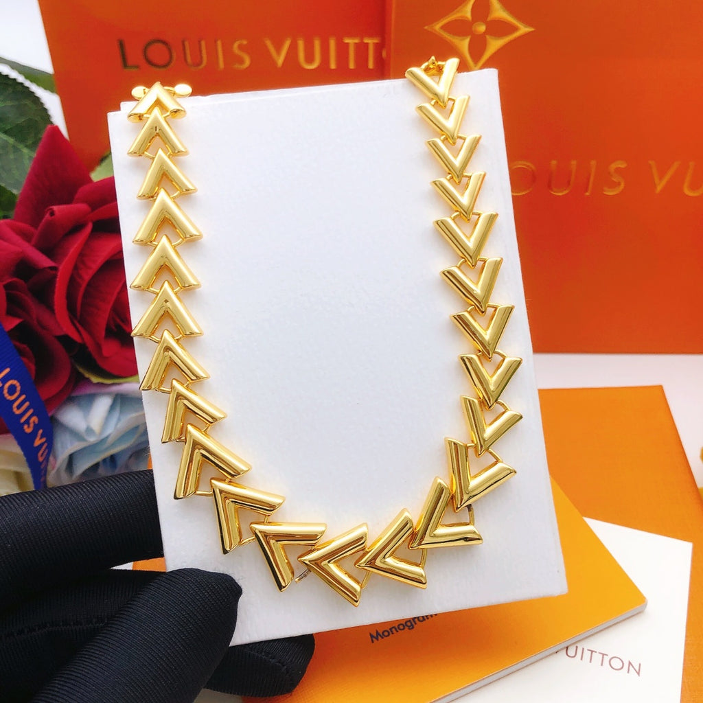Geometric Emblem Pendant Necklace in Gold-Tone – Design 029 close-up detail