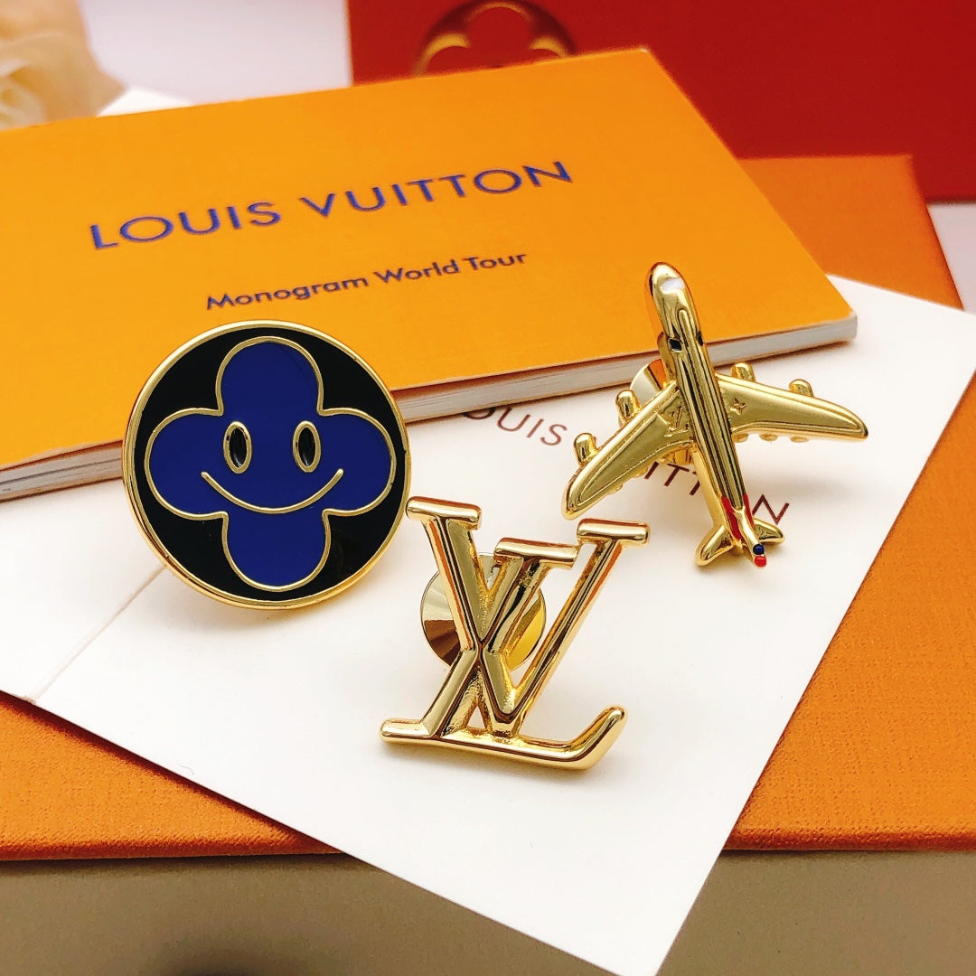 Geometric Emblem Brooch in Gold-Tone – Design 002 main product view