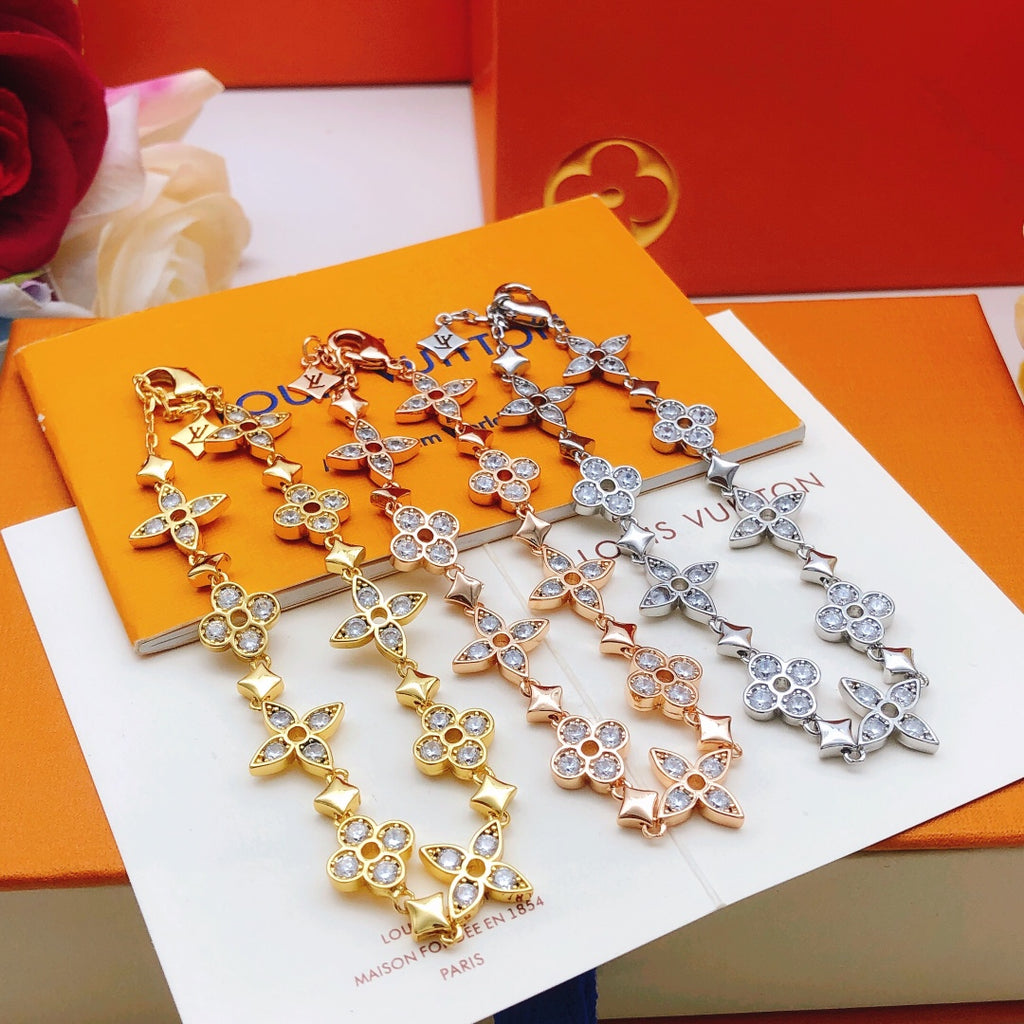 Floral Bracelet in Silver-Tone – Silver Detail – Design 002 side detail