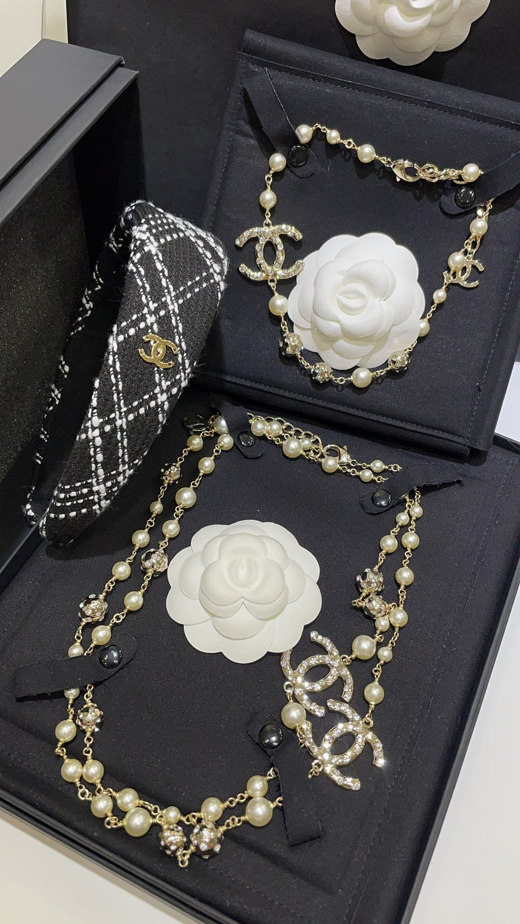 Double-C Emblem Pearl-Detail Pendant Necklace – Pearl Detail – Design 070 detail view