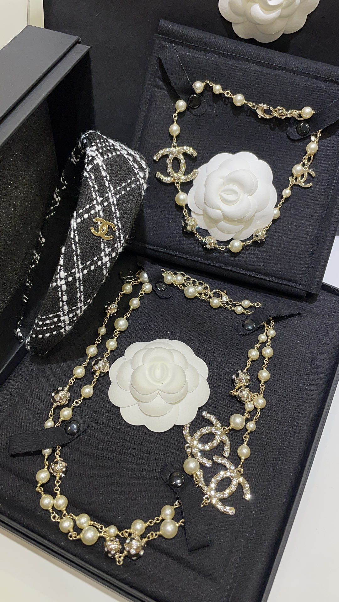 Double-C Emblem Pearl-Detail Pendant Necklace – Pearl Detail – Design 070 detail view