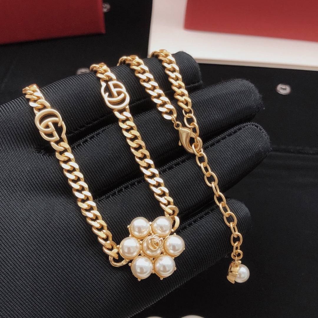 Floral Pendant Necklace in Gold-Tone – Design 002 side detail