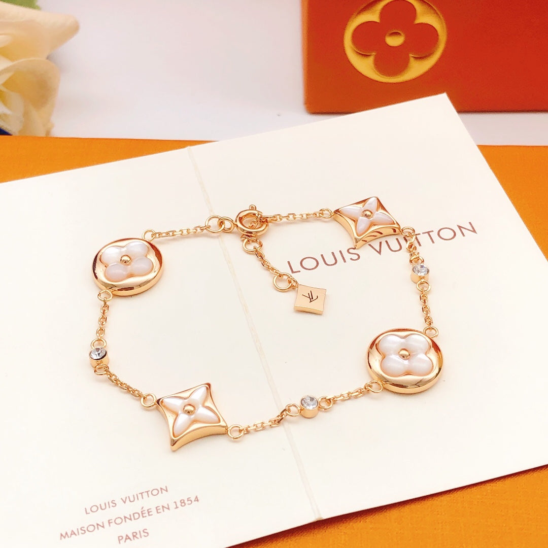Geometric Emblem Bracelet in Rose-Gold-Tone – Rose Gold Detail – Design 014 close-up detail