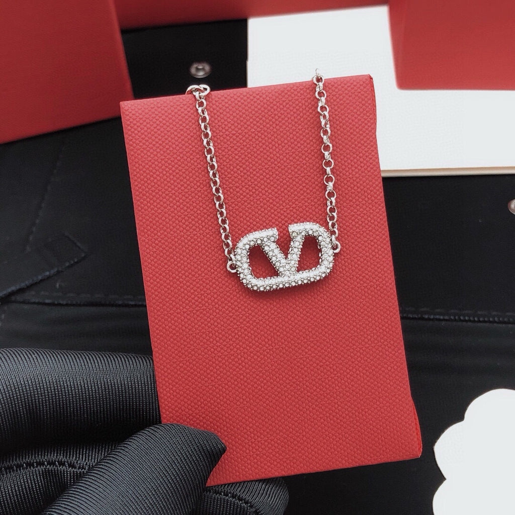 V Emblem Crystal-Accent Bracelet – Design 02 close-up view