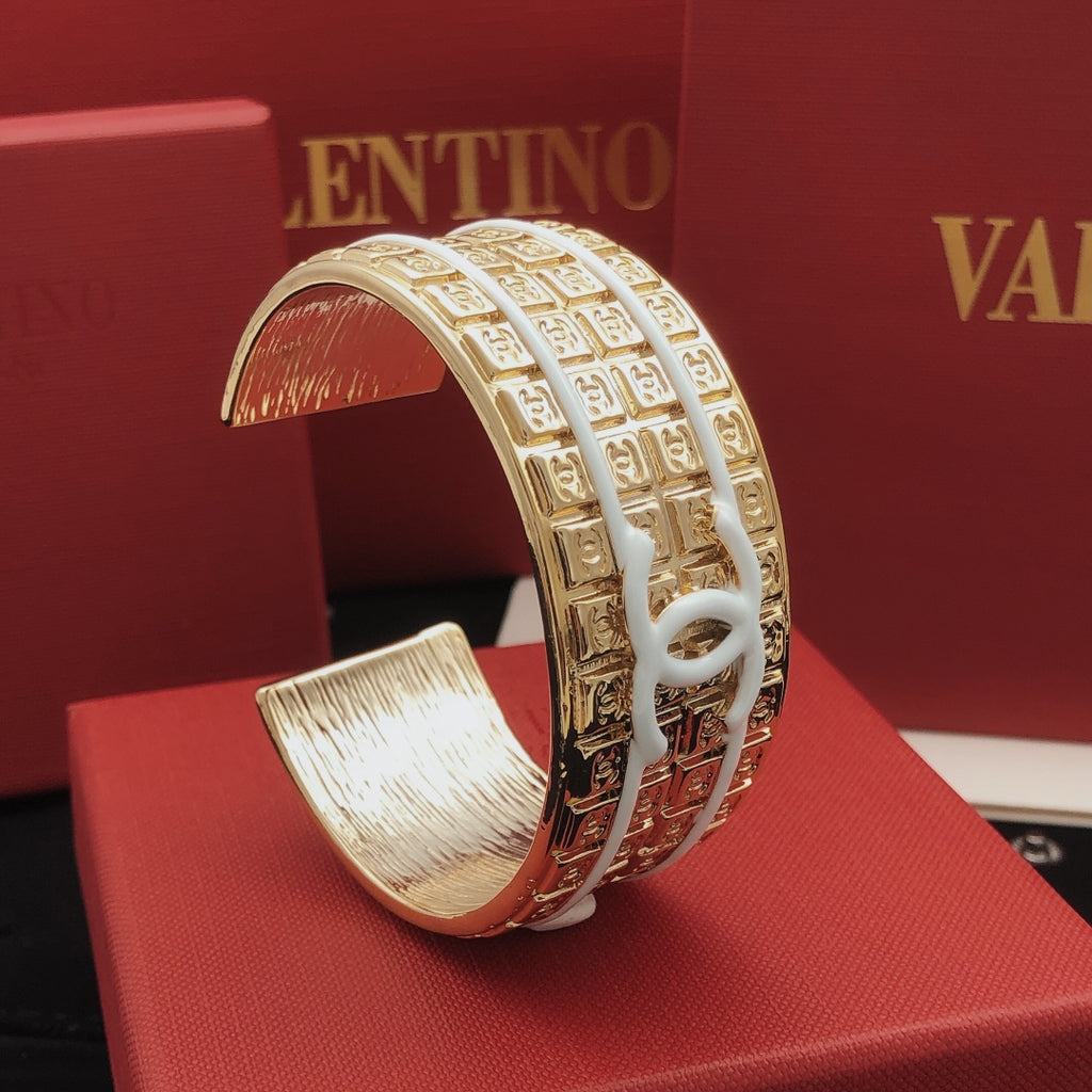 Signature Emblem Bangle in Gold-Tone – White Detail main product view