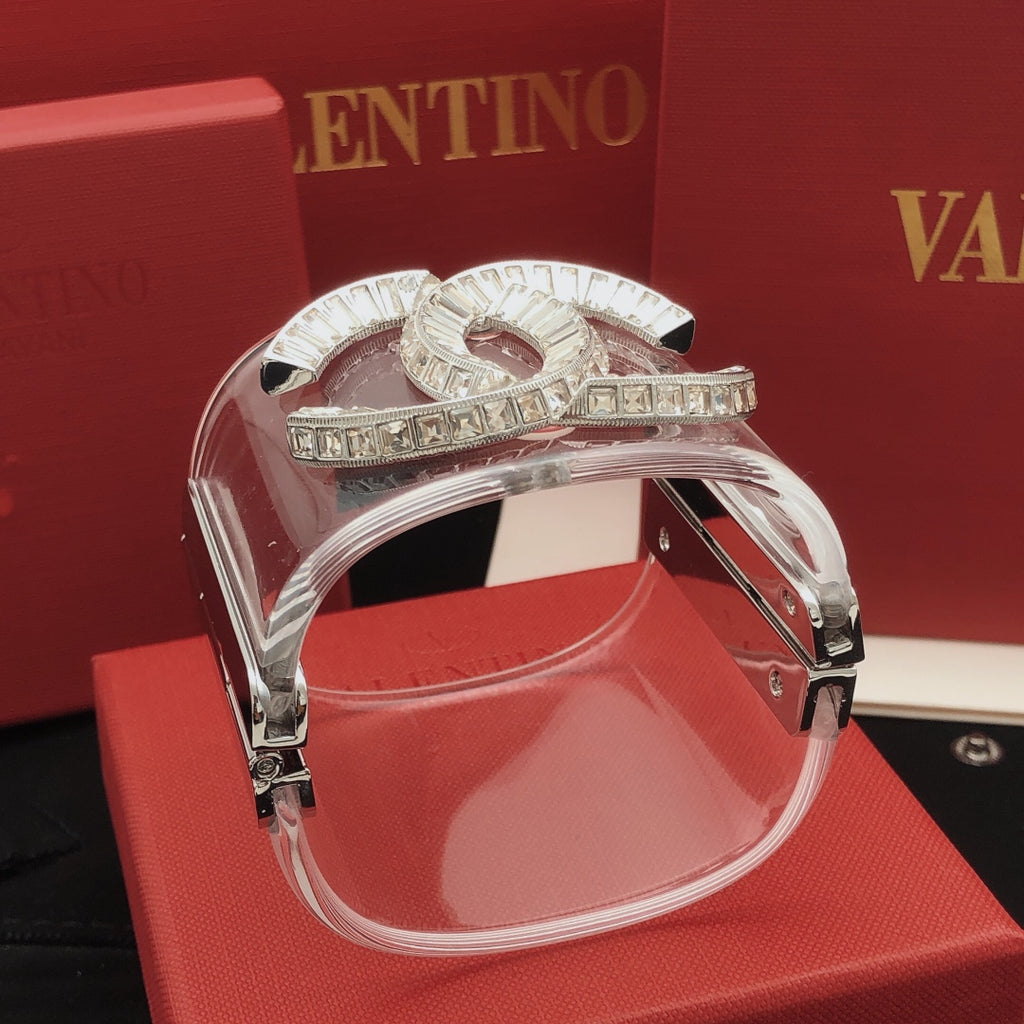 Signature Emblem Bangle in Gold-Tone – White Detail – Design 002 detail view