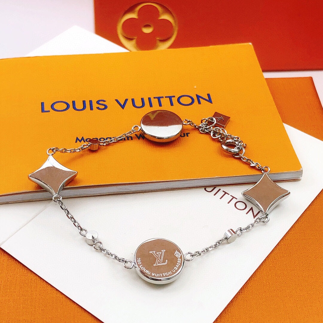 Geometric Emblem Bracelet in Gold-Tone – Design 069 detail view