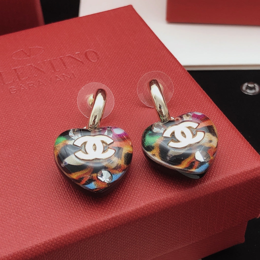 Heart Statement Earrings in Gold-Tone – Heart Detail – Design 002 detail view