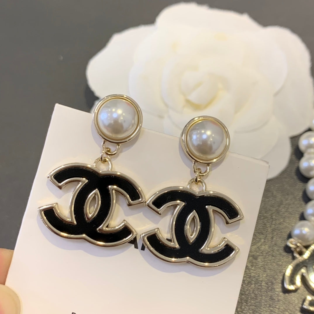 Double-C Emblem Stud Earrings in Black-Tone – Black Detail – Design 002 main product view