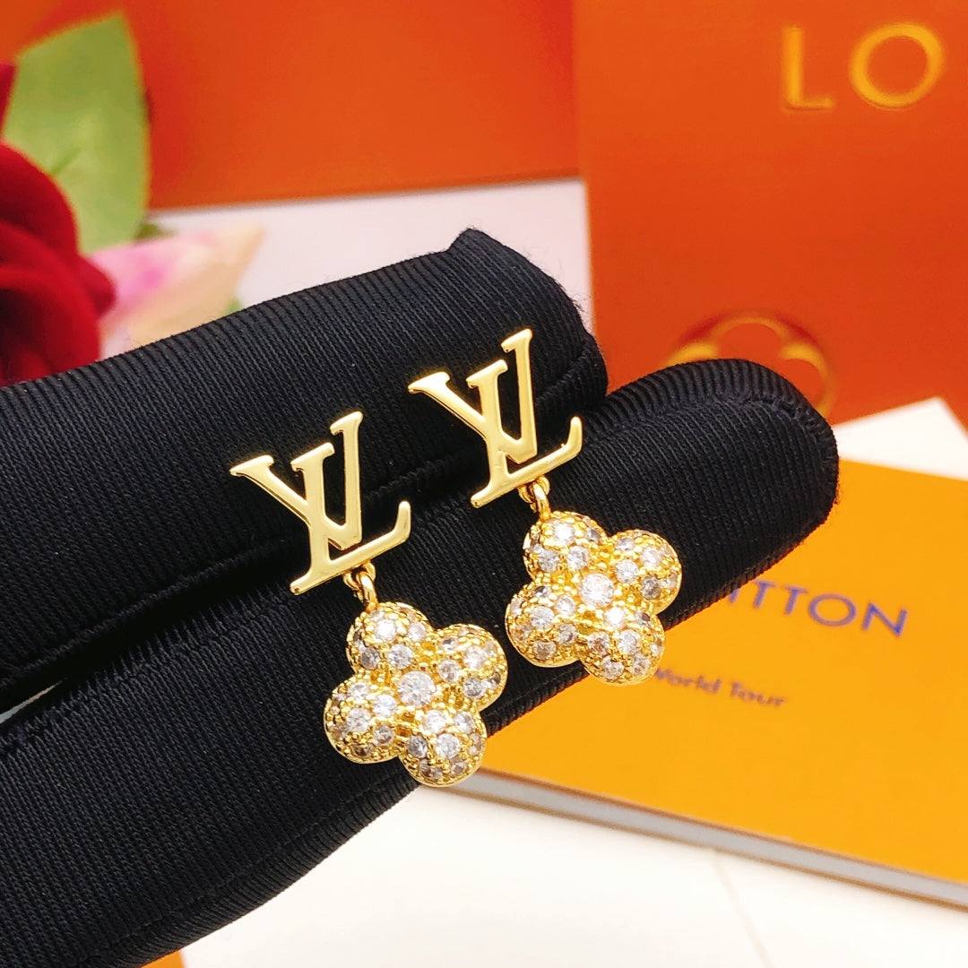 Floral Pendant Necklace in Gold-Tone – Design 005 main product view