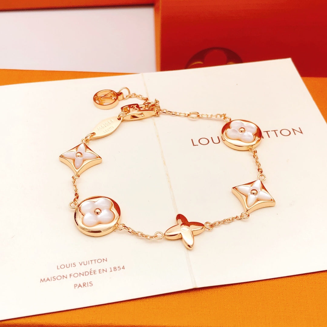 Geometric Emblem Bracelet in Rose-Gold-Tone – Rose Gold Detail – Design 011 side detail