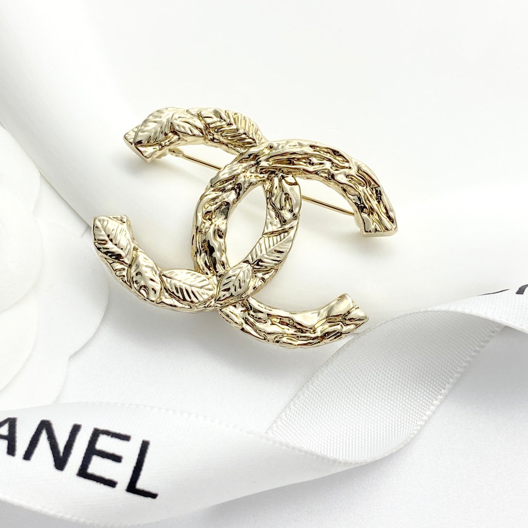 Double-C Emblem Brooch in Polished Metal-Tone – Design 064 main product view