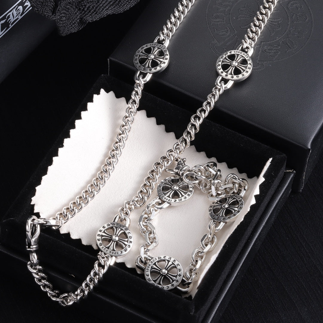 Gothic Emblem Pendant Necklace in Metal-Tone – Design 50 close-up detail