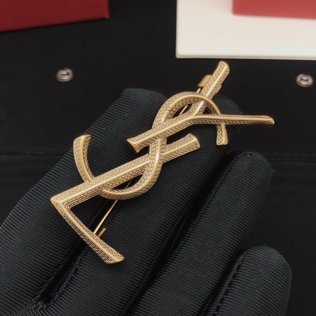Snake-Scale Brooch in Gold-Tone detail view
