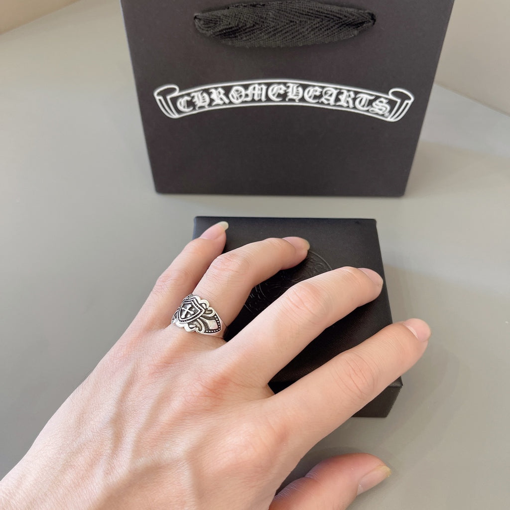Gothic Emblem Statement Ring in Metal-Tone – Design 02 detail view