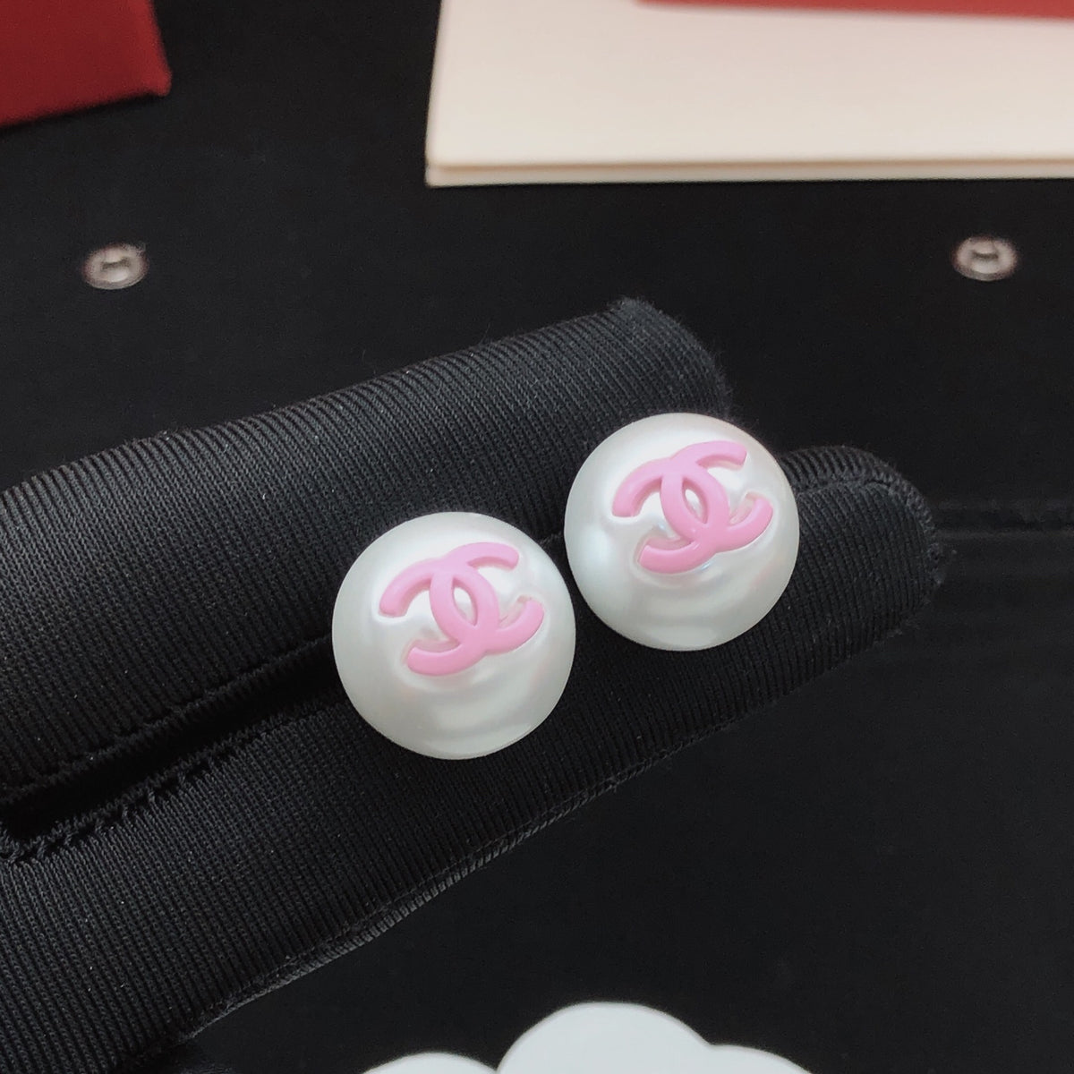 Pearl Pearl-Detail Stud Earrings – Pearl Detail – Design 003 detail view