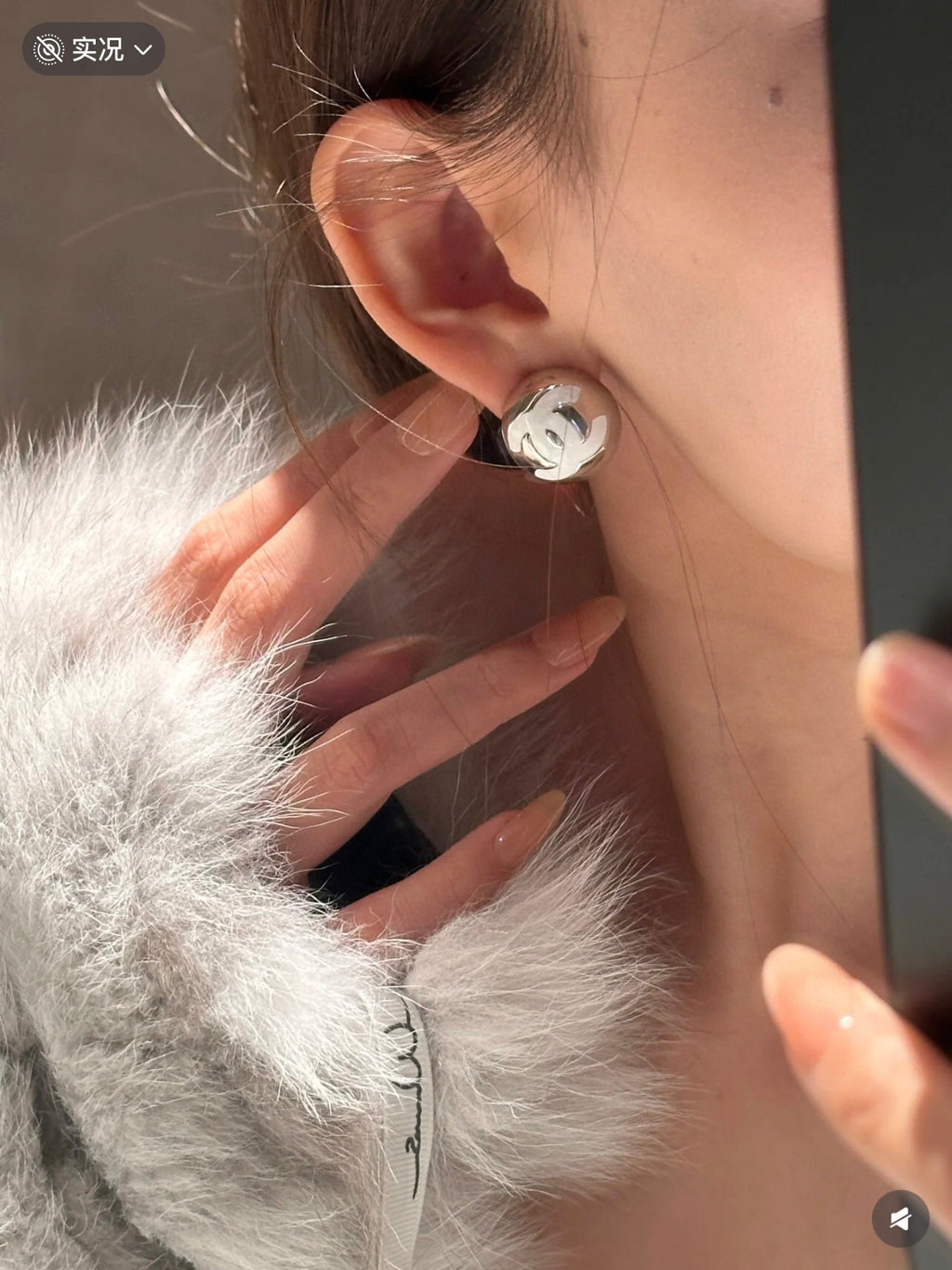 Round Stud Earrings in Gold-Tone – White Detail side detail