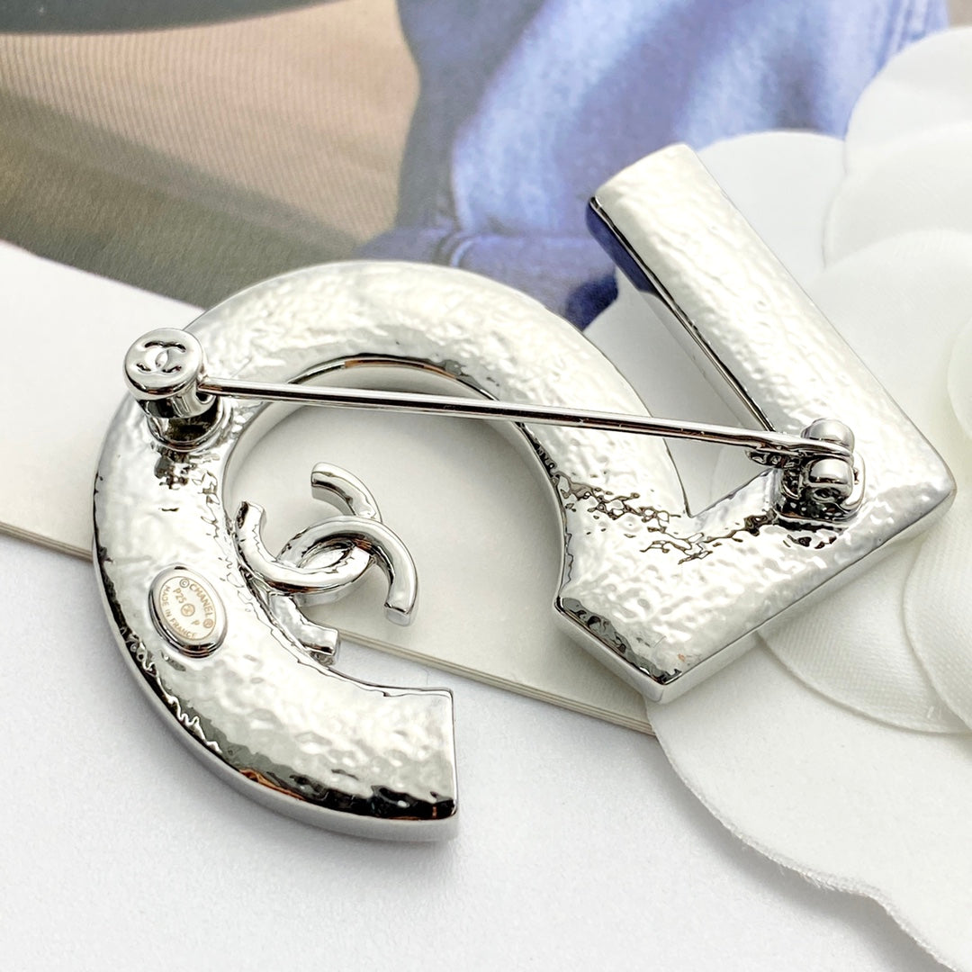 Heart Brooch in Polished Metal-Tone – Pearl Detail main product view
