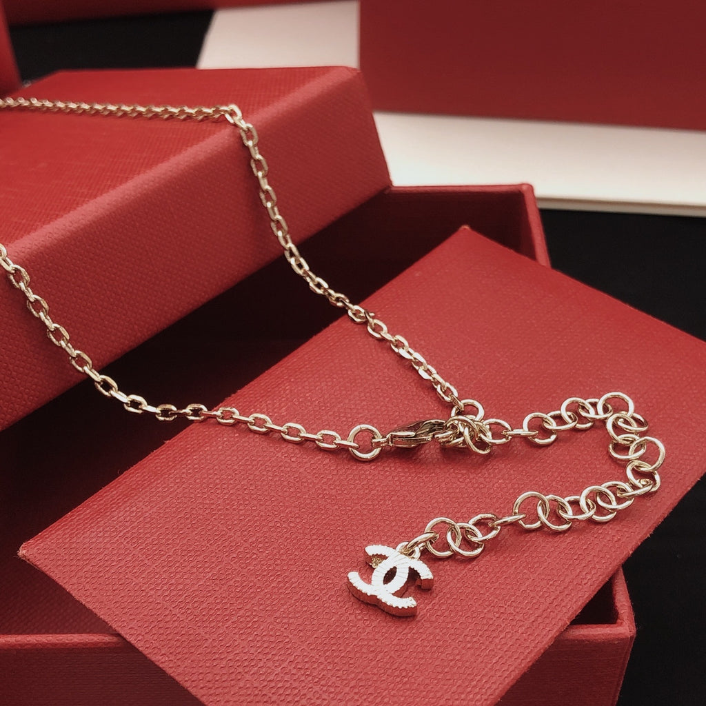 Star Pendant Necklace in Gold-Tone – Star Detail – Design 003 close-up detail