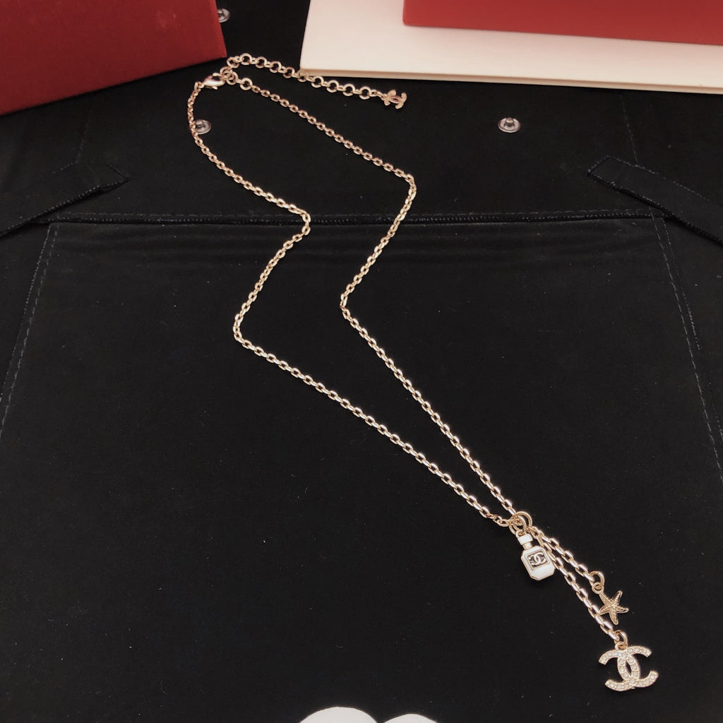 Star Pendant Necklace in Gold-Tone – Star Detail – Design 003 side detail