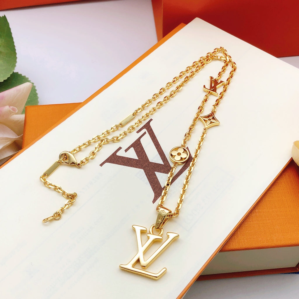 Geometric Emblem Pendant Necklace in Gold-Tone – Design 027 side detail
