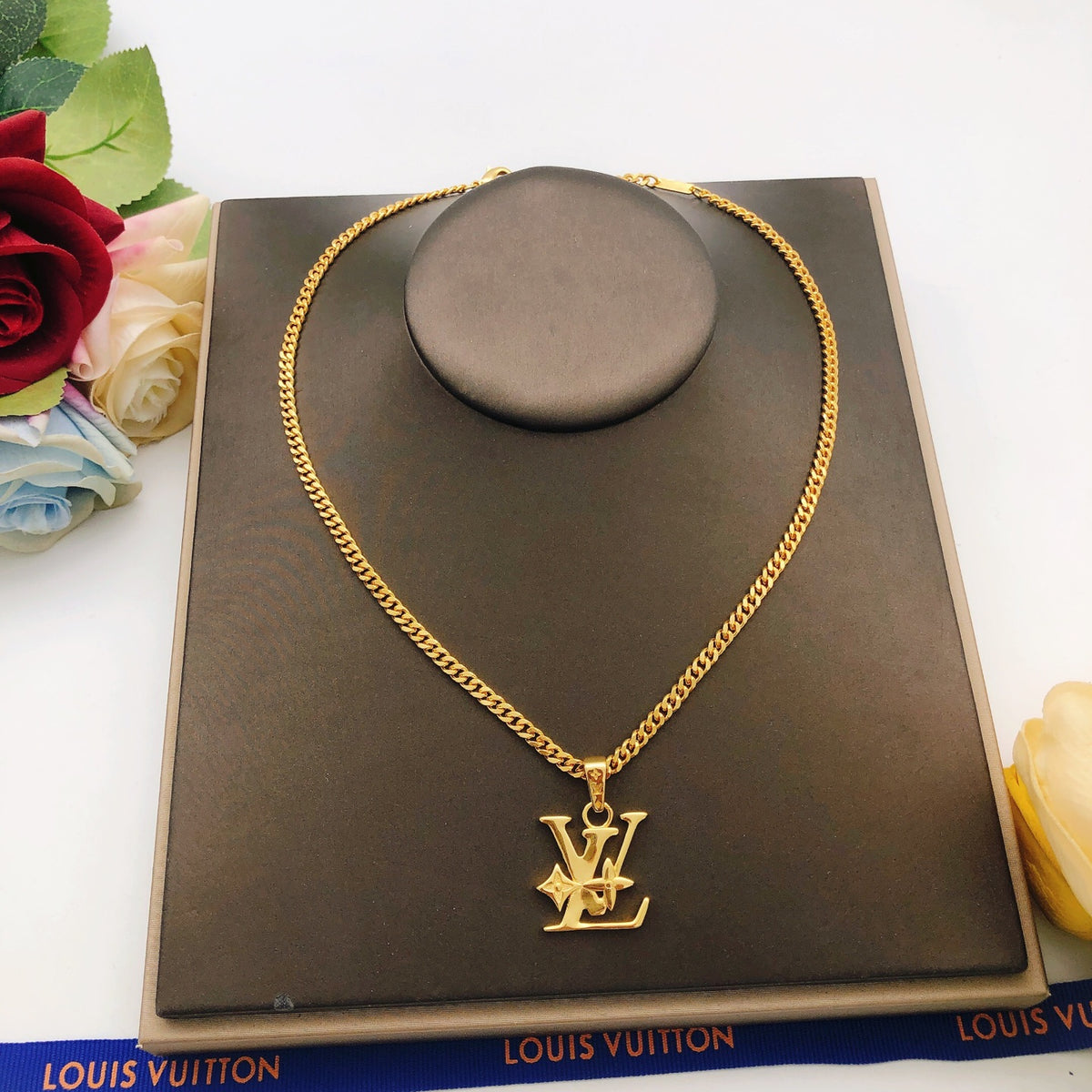 Geometric Emblem Pendant Necklace in Gold-Tone – Design 058 close-up detail