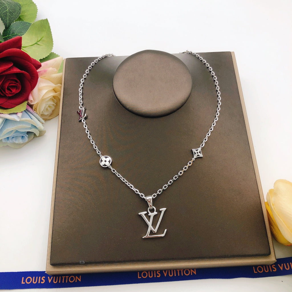 Geometric Emblem Pendant Necklace in Silver-Tone – Silver Detail – Design 005 close-up detail