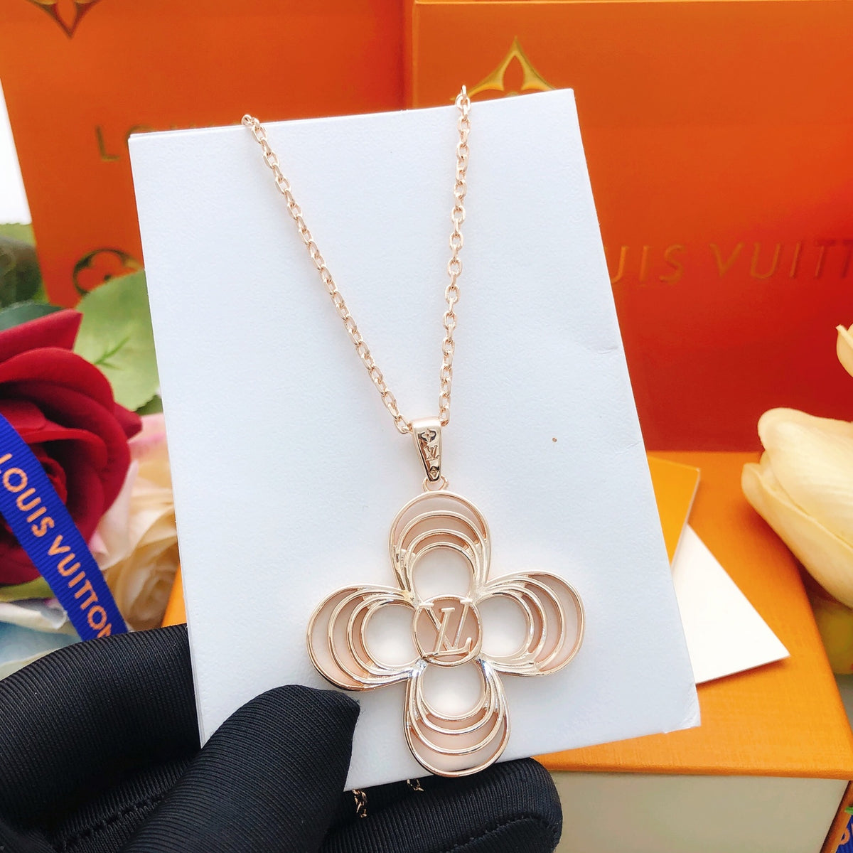 Floral Pendant Necklace in Rose-Gold-Tone – Rose Gold Detail side detail