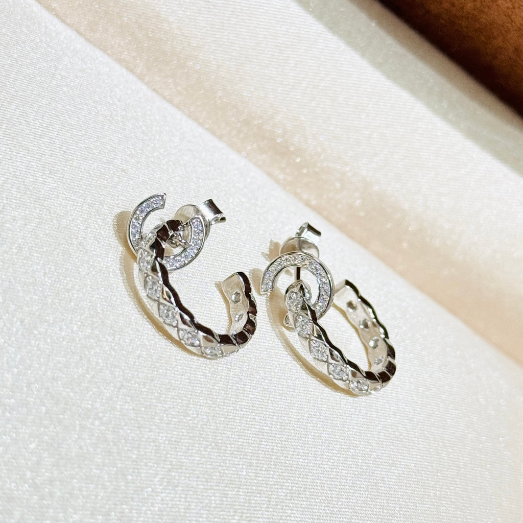 Pearl Pearl-Detail Statement Earrings – Pearl Detail – Design 002 main product view
