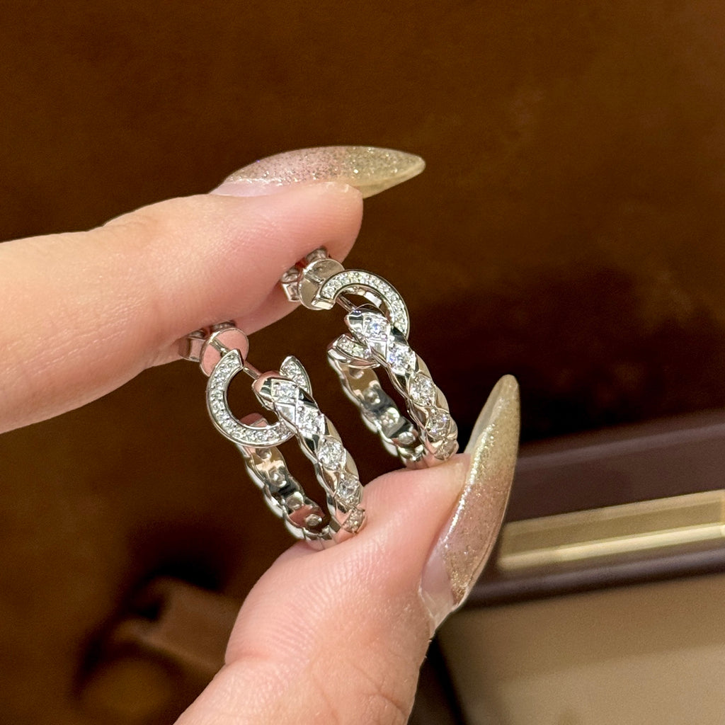 Pearl Pearl-Detail Statement Earrings – Pearl Detail – Design 002 side detail