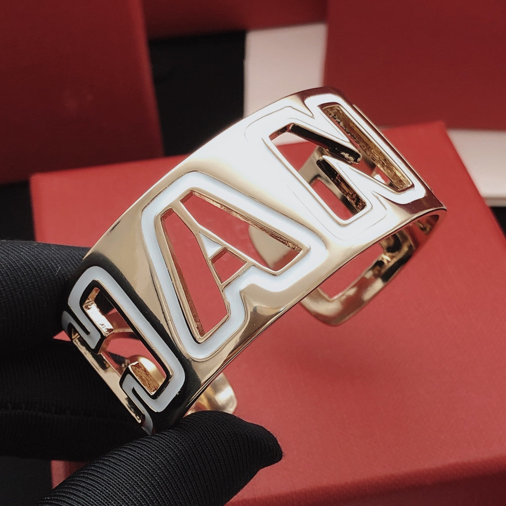 Signature Emblem Bangle in Gold-Tone – Design 021 front product view