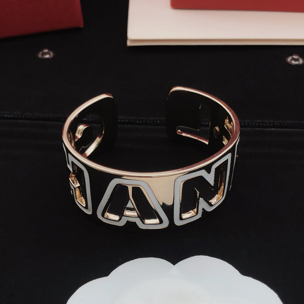 Signature Emblem Bangle in Gold-Tone – Design 021 front product view