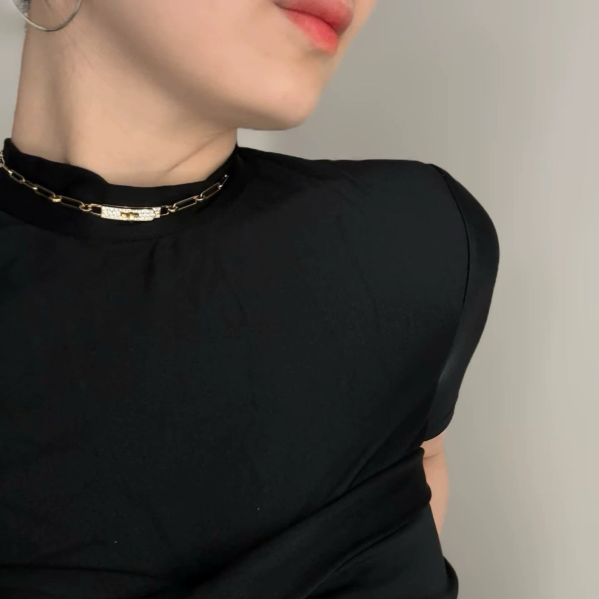 Toggle Pendant Necklace in Rose-Gold-Tone – Rose Gold Detail close-up detail