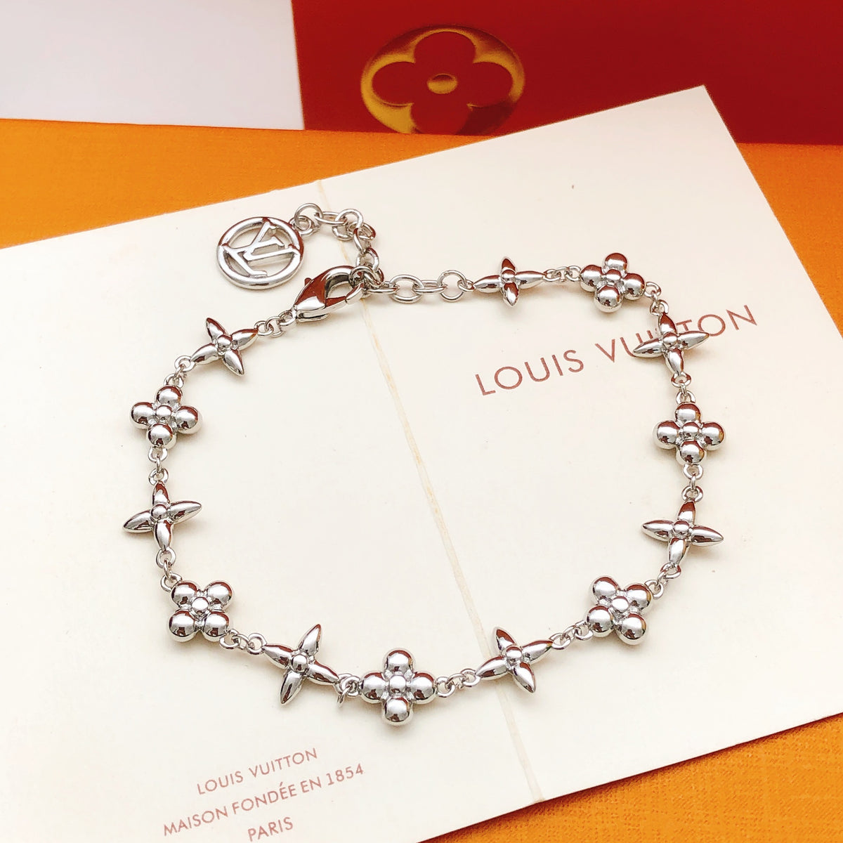 Geometric Emblem Bracelet in Silver-Tone – Silver Detail – Design 020 close-up detail