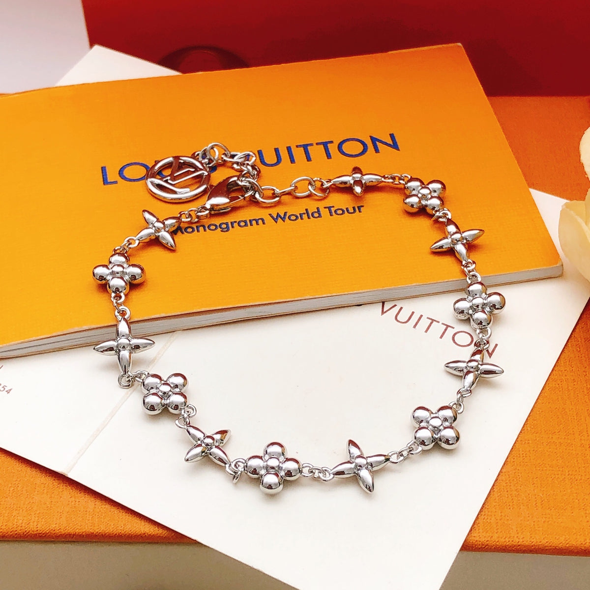 Geometric Emblem Bracelet in Silver-Tone – Silver Detail – Design 020 main product view