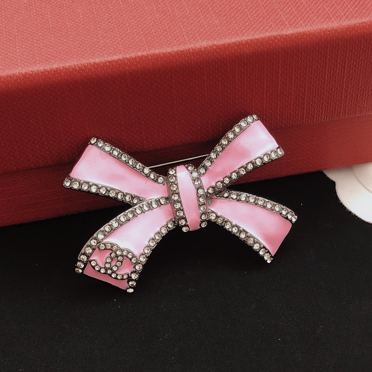 Bow Brooch in Gold-Tone – Pink Detail styled product view