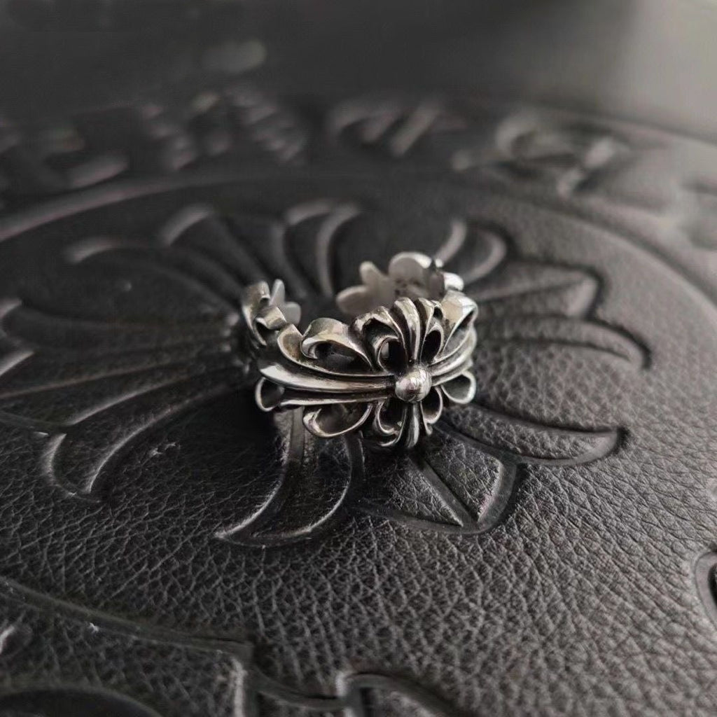 Cross Statement Ring in Antique Silver-Tone – Design 02 detail view
