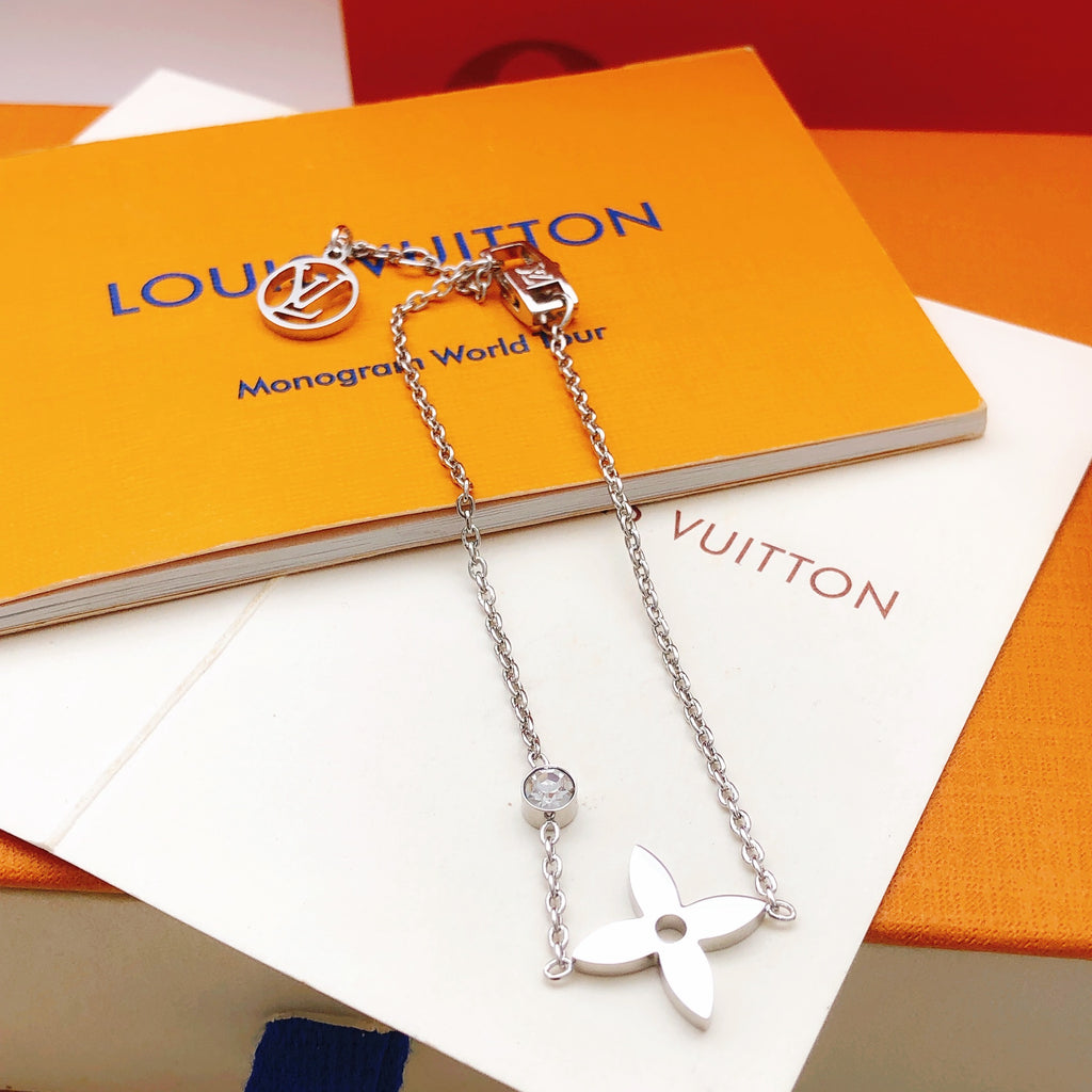 Geometric Emblem Bracelet in Silver-Tone – Silver Detail – Design 021 front product view