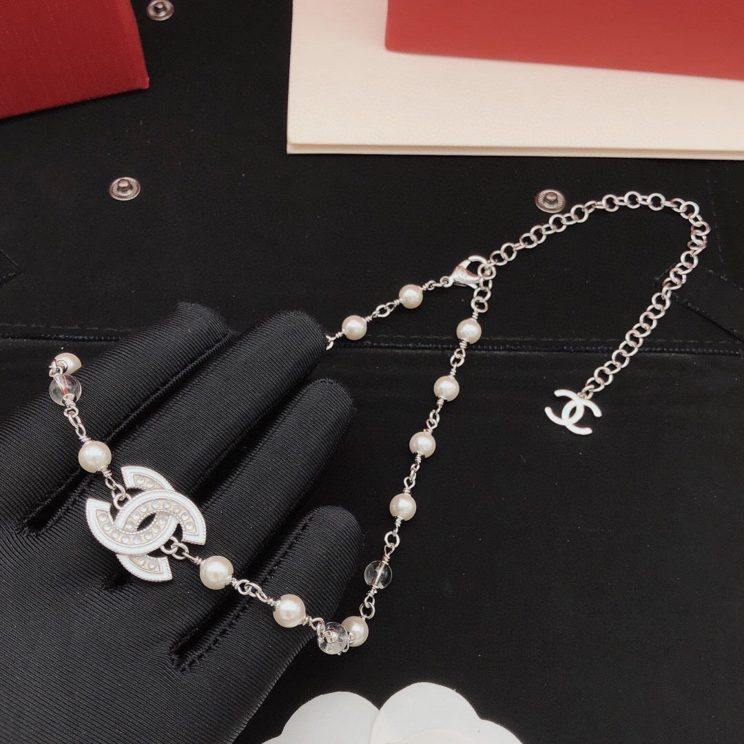 Pearl Pearl-Detail Pendant Necklace – Pearl Detail – Design 053 front product view