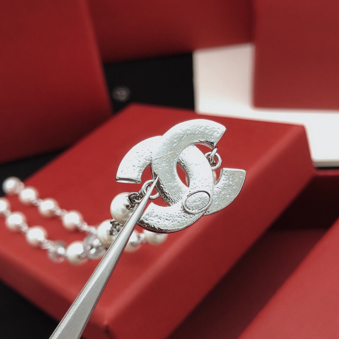 Pearl Pearl-Detail Pendant Necklace – Pearl Detail – Design 053 styled product view