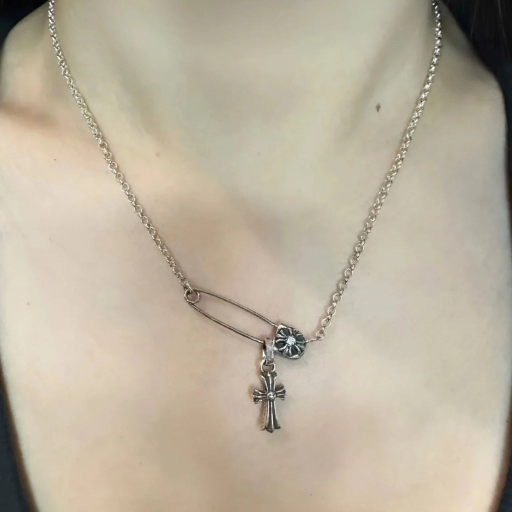 Cross Brooch in Antique Silver-Tone – Design 04 main product view